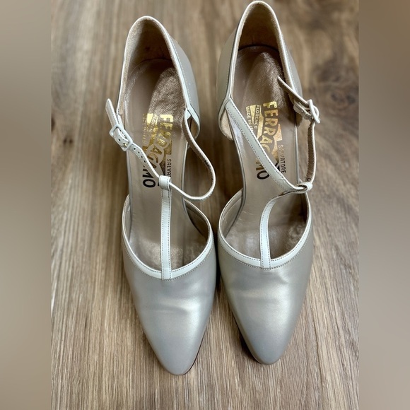 Salvatori Ferragamo Mirna Stucco Vintage Style Tango Heel Size 6 B - Picture 7 of 9